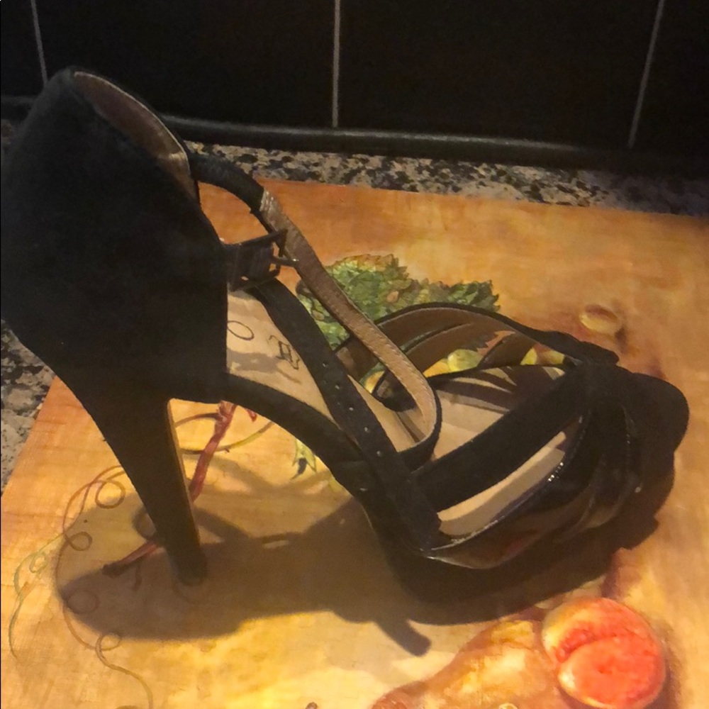 Pair of Aldo high-heal sandals - Picture 4 of 5